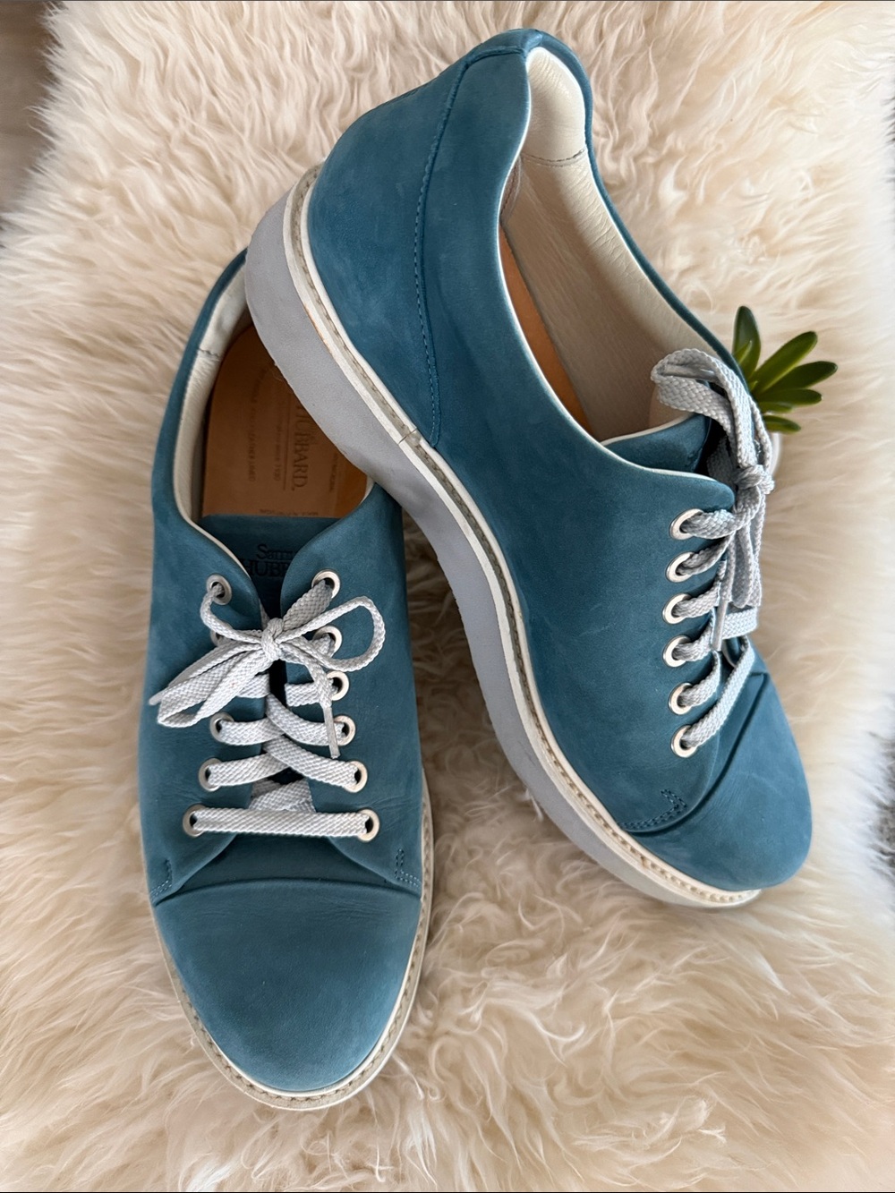 Samuel Hubbard "Fast For Her" US8.5
Sky Blue Nubuck EUC